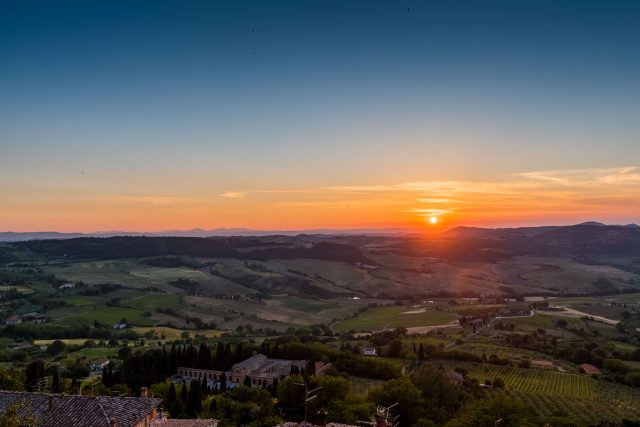 TOSCANA CHIANTI HILLS COLLINE VINO TRAVEL BLOGGER ITALY EMOTIONAL-