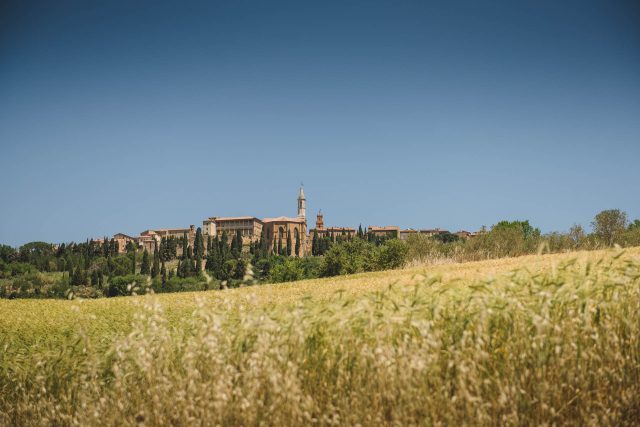 TOSCANA CHIANTI HILLS COLLINE VINO TRAVEL BLOGGER ITALY EMOTIONAL-